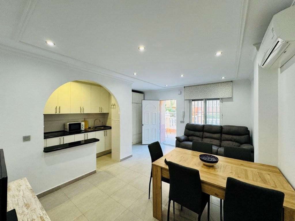 2 sypialnia Apartament na sprzedaż w Guardamar del Segura z basenem garażem - 195 000 € (Ref: 9357854)