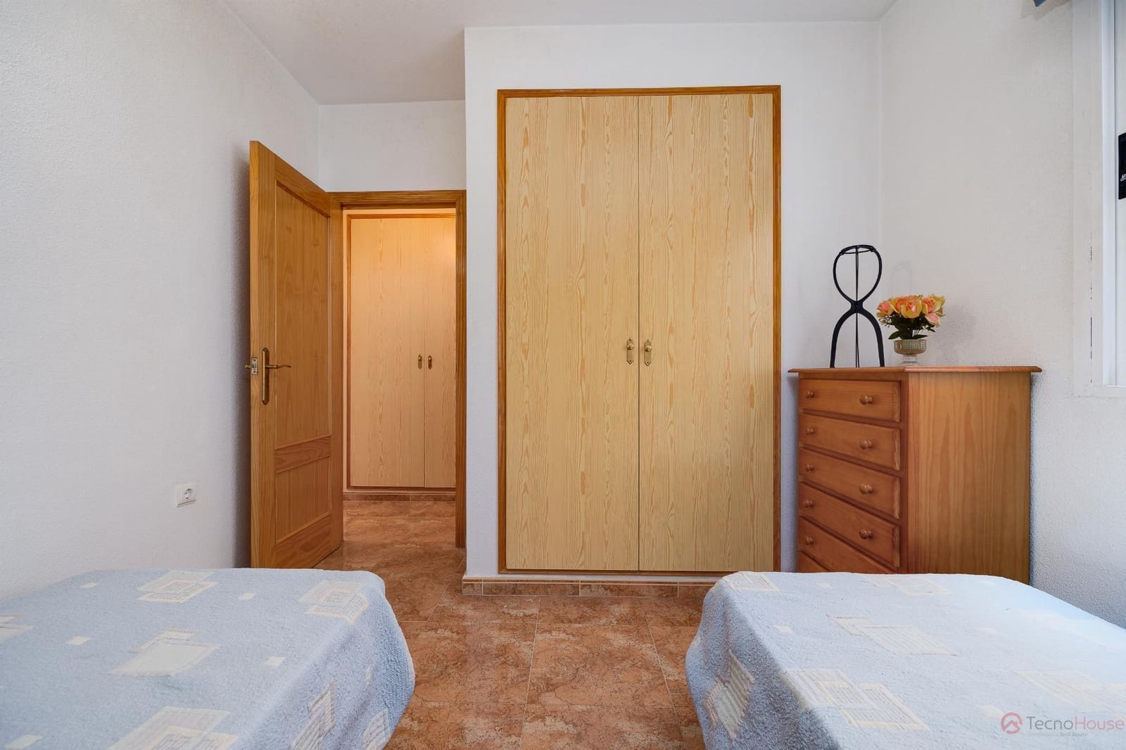 2 sypialnia Apartament na sprzedaż w Torrevieja z basenem garażem - 139 500 € (Ref: 9410227)