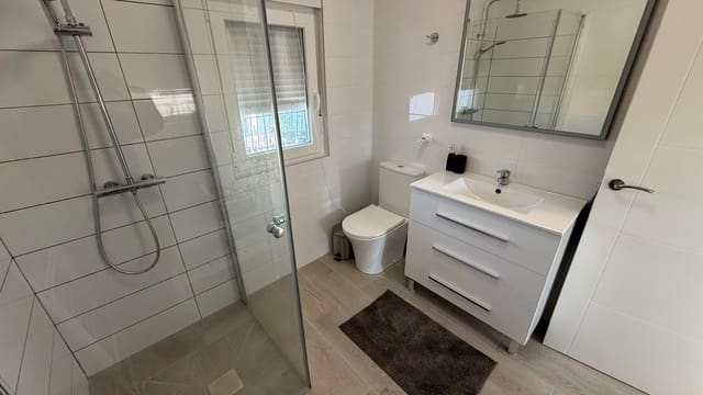 Chalet de 4 habitaciones en Los Balcones en venta con garaje - 349.000 € (Ref: 9421656)