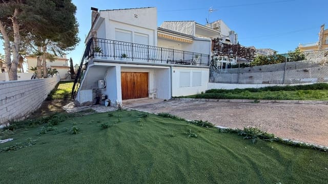 Chalet de 4 habitaciones en Los Balcones en venta con garaje - 349.000 € (Ref: 9421656)