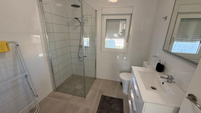 Chalet de 4 habitaciones en Los Balcones en venta con garaje - 349.000 € (Ref: 9421656)