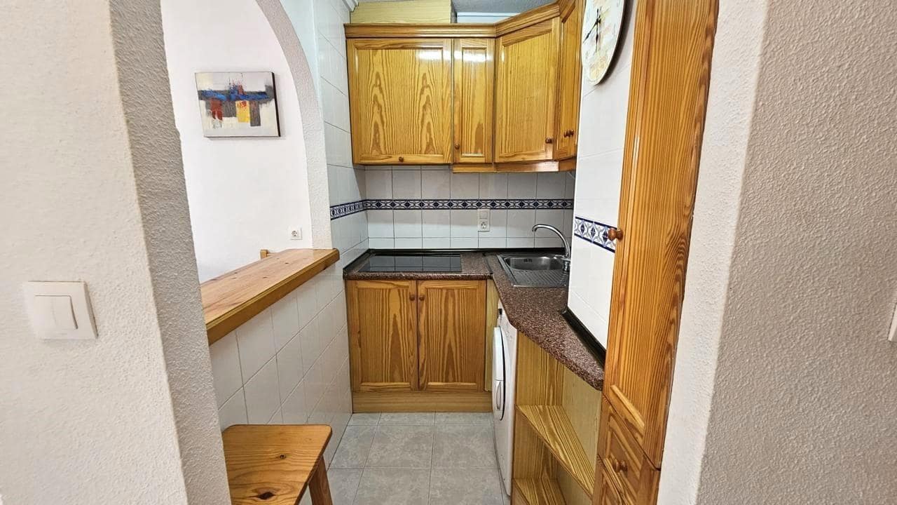 Lejlighed til salg i Torrevieja - € 79.900 (Ref: 9449905)