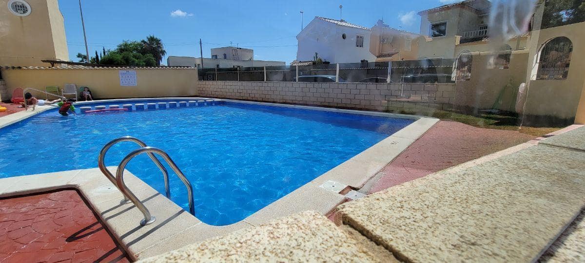 2 sovrum Lägenhet till salu i Orihuela Costa med pool - 135 000 € (Ref: 9511381)