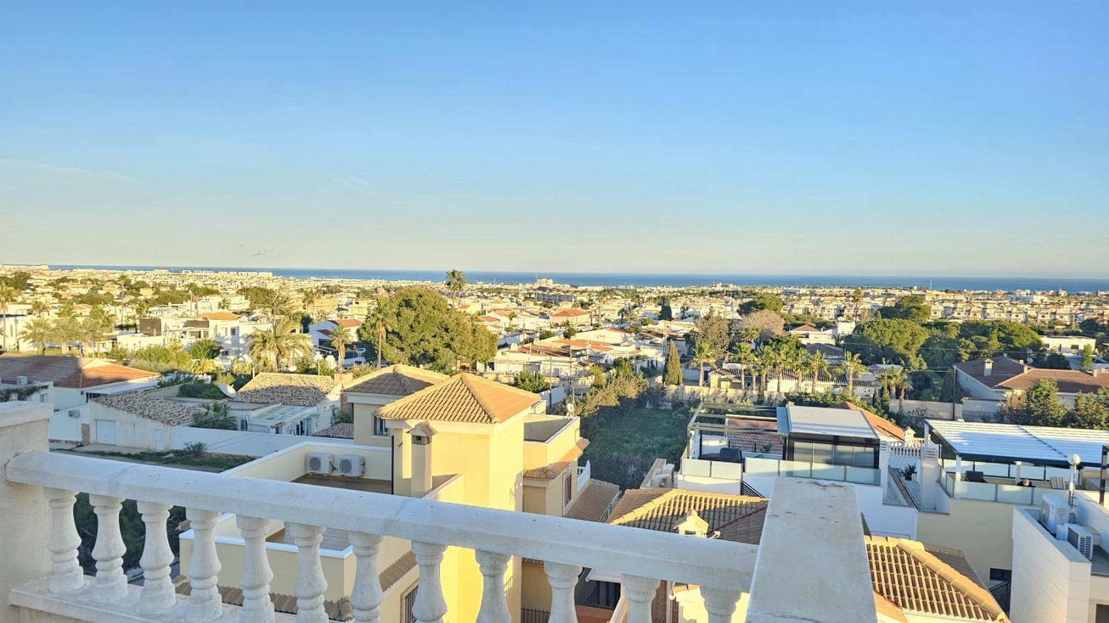 2 sovrum Lägenhet till salu i Orihuela Costa med pool - 135 000 € (Ref: 9511381)