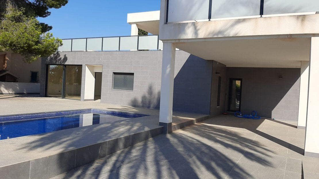 4 quarto Moradia para venda em Dehesa de Campoamor com piscina - 985 000 € (Ref: 9525742)