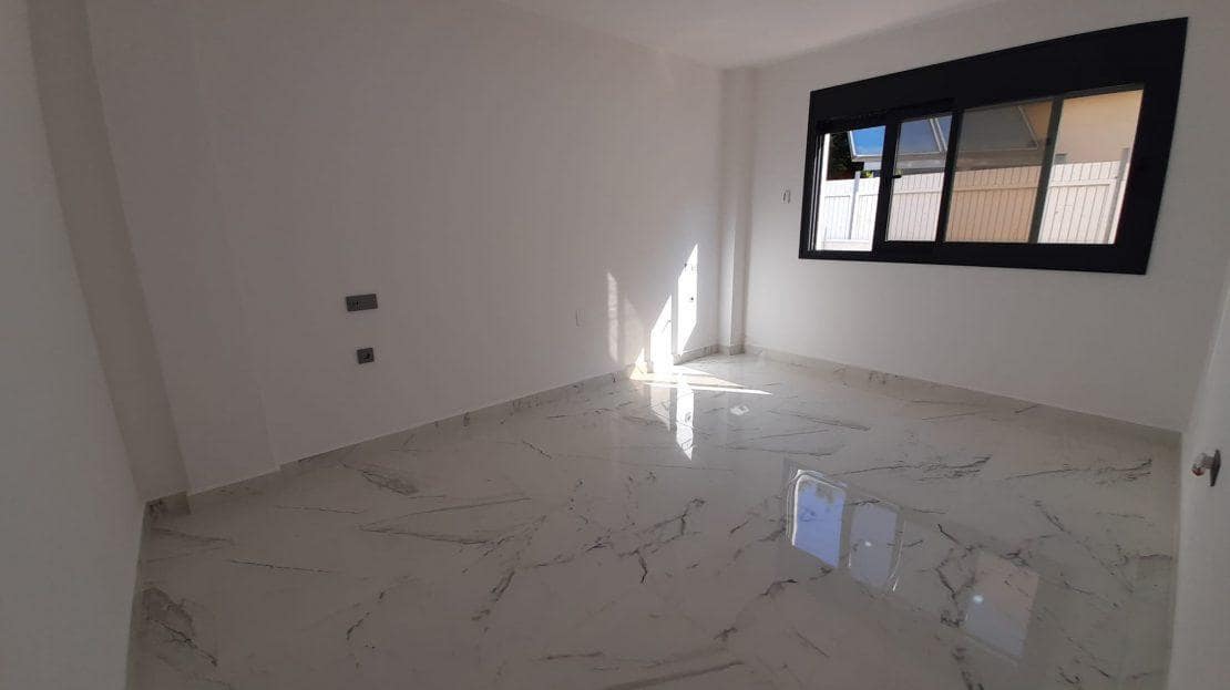 4 quarto Moradia para venda em Dehesa de Campoamor com piscina - 985 000 € (Ref: 9525742)