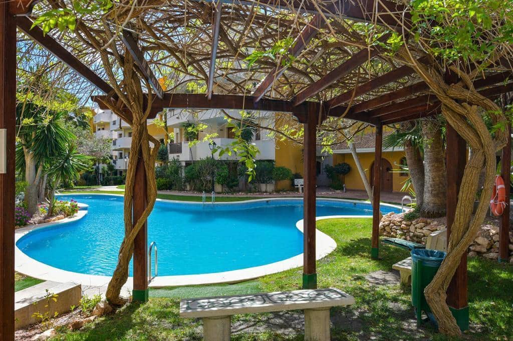 2 soverom Leilighet til salgs i Punta Prima med svømmebasseng garasje - € 294 000 (Ref: 9532815)