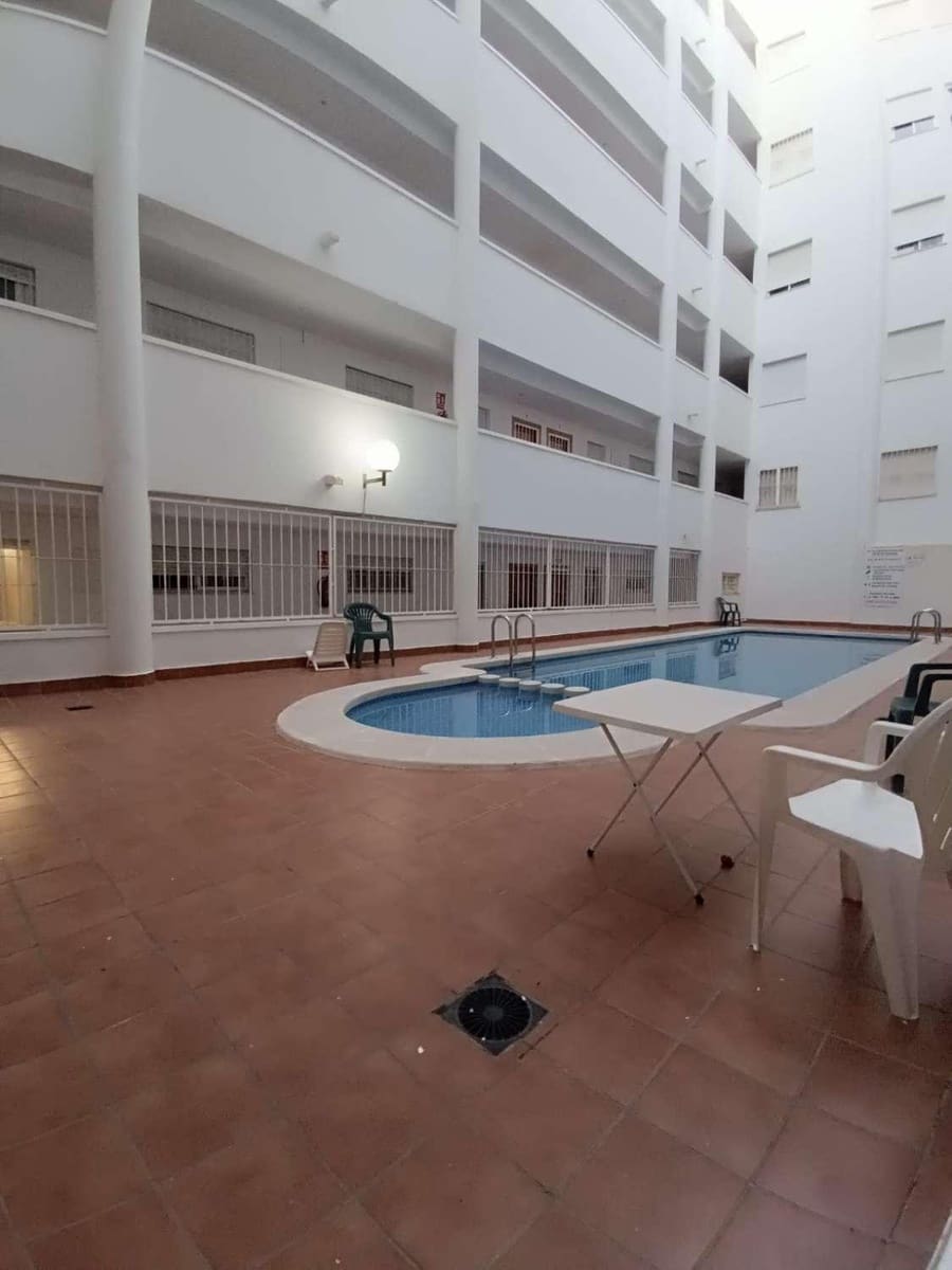2 soveværelse Lejlighed til salg i Torrevieja med garage - € 130.000 (Ref: 9572303)