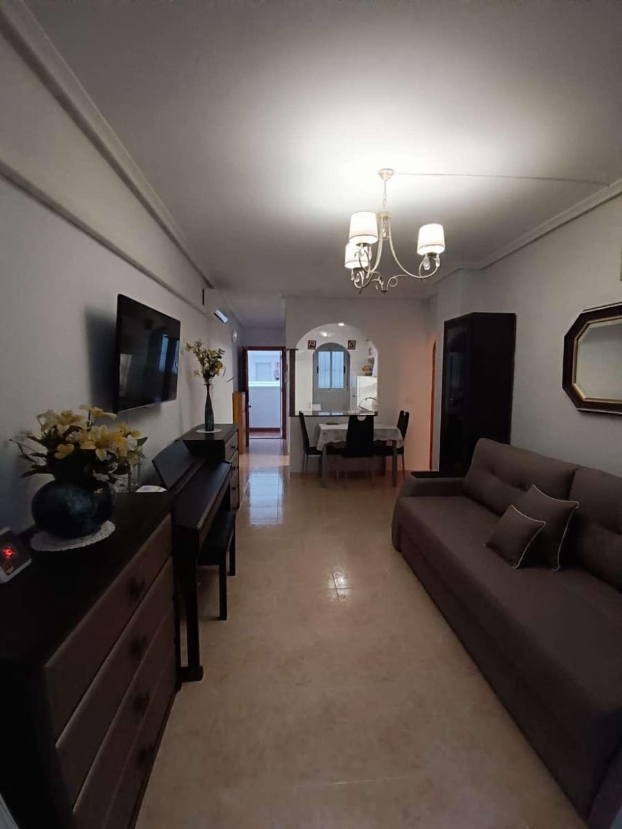 2 soveværelse Lejlighed til salg i Torrevieja med garage - € 130.000 (Ref: 9572303)