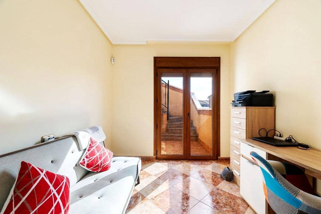 3 quarto Apartamento para venda em Los Balcones com piscina garagem - 279 000 € (Ref: 9572304)