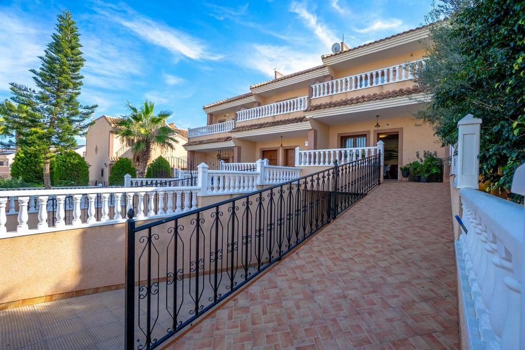 3 quarto Apartamento para venda em Los Balcones com piscina garagem - 279 000 € (Ref: 9572304)