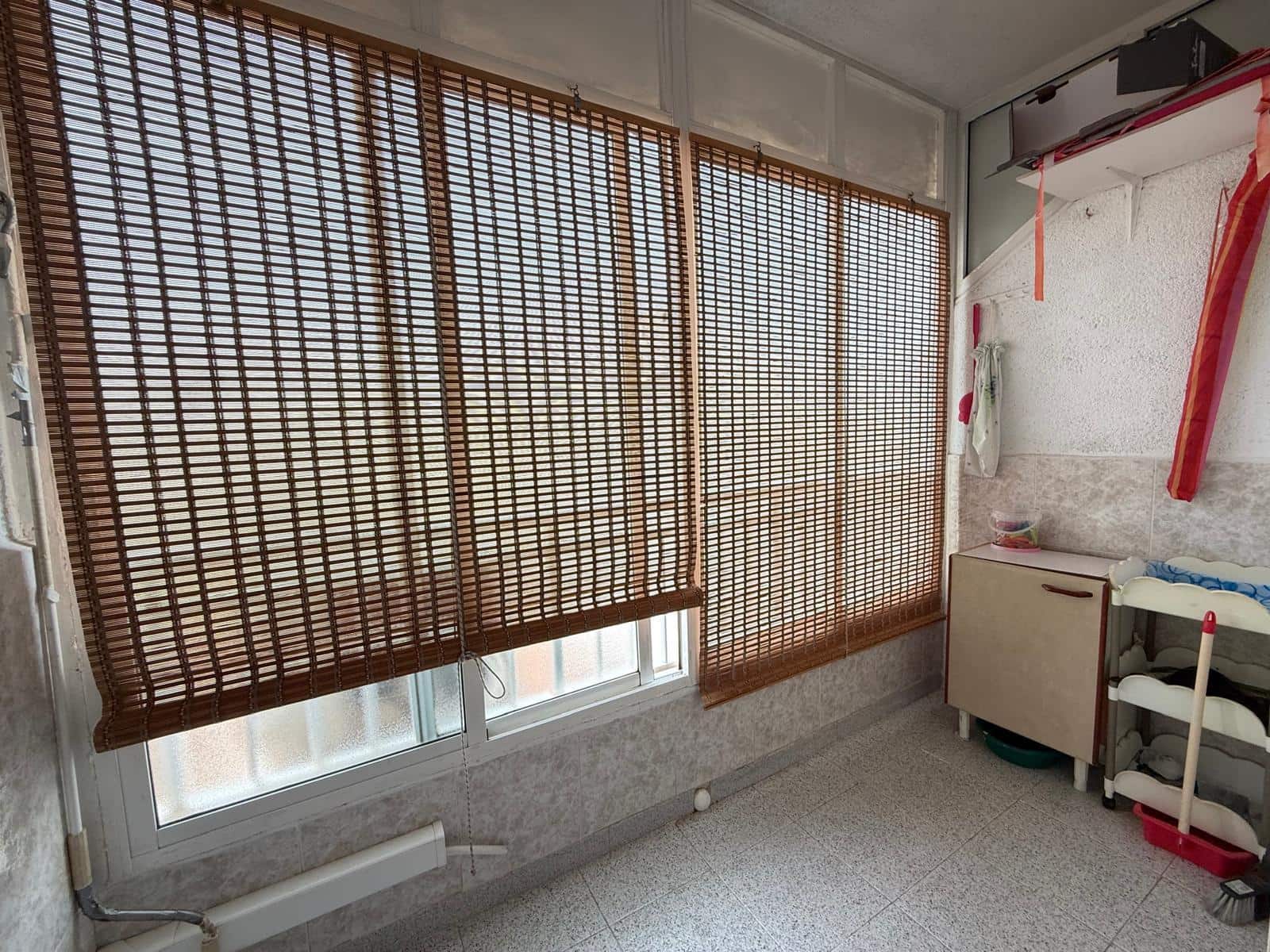 Apartment for sale in Torrevieja with pool - € 74,000 (Ref: 9572308)