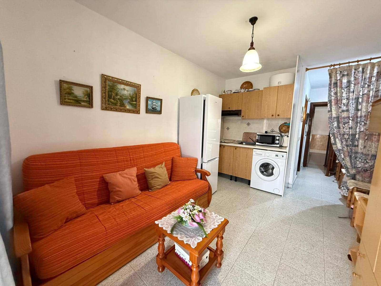 Apartment for sale in Torrevieja with pool - € 74,000 (Ref: 9572308)