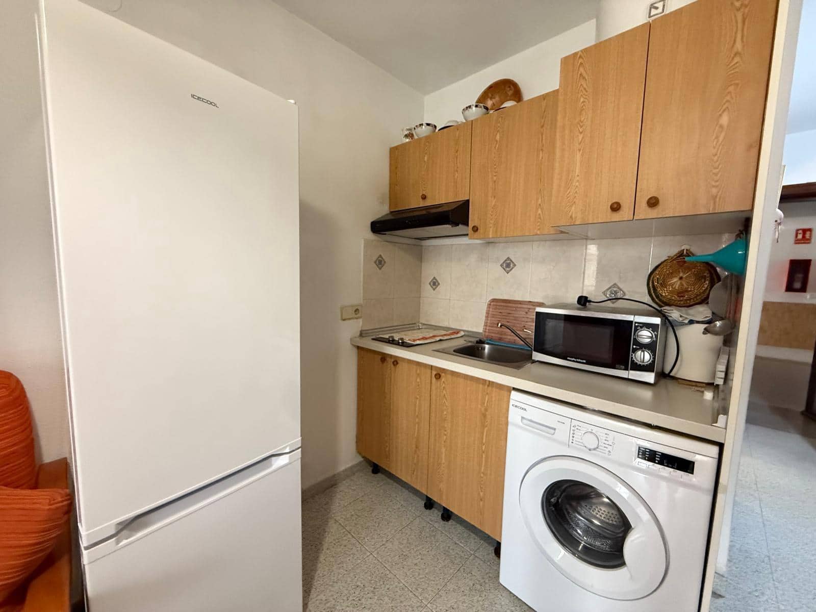 Apartment for sale in Torrevieja with pool - € 74,000 (Ref: 9572308)