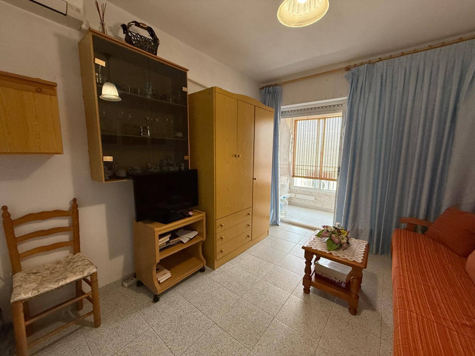 Apartment for sale in Torrevieja with pool - € 74,000 (Ref: 9572308)