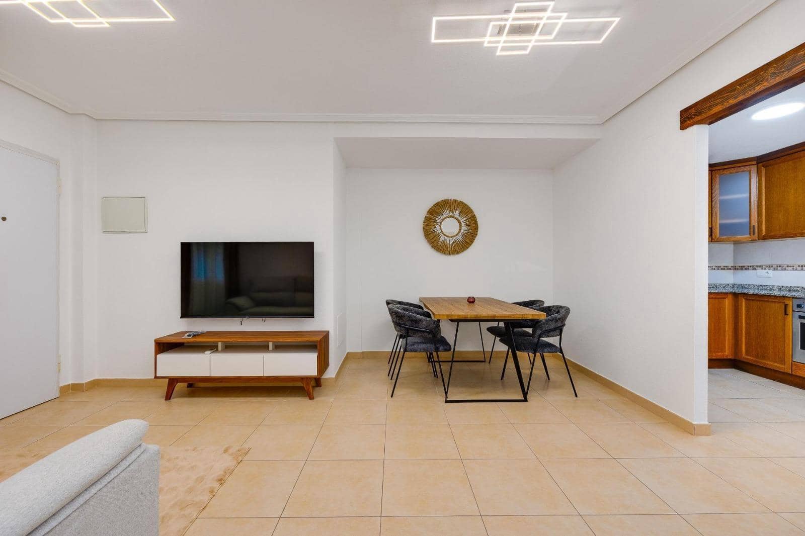2 soveværelse Bungalow til salg i Torrevieja med swimmingpool garage - € 215.000 (Ref: 9572318)