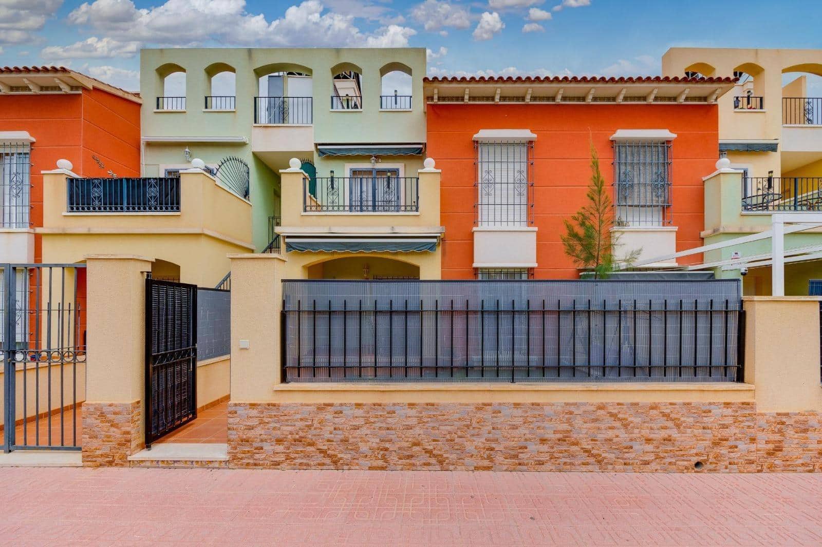 2 soveværelse Bungalow til salg i Torrevieja med swimmingpool garage - € 215.000 (Ref: 9572318)