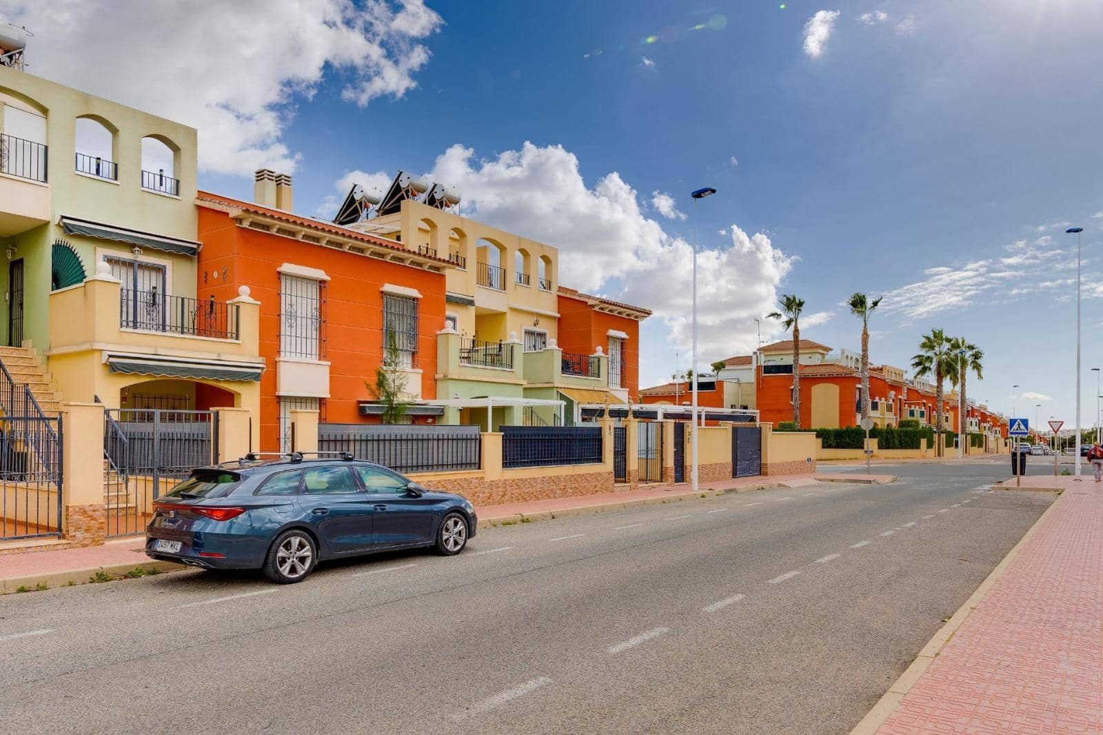 2 soveværelse Bungalow til salg i Torrevieja med swimmingpool garage - € 215.000 (Ref: 9572318)