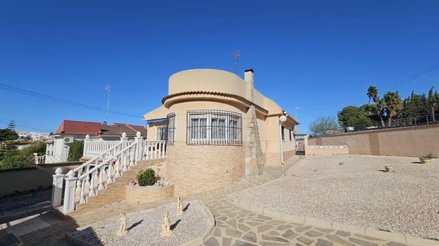 2 makuuhuone Huvila myytävänä paikassa Los Balcones mukana uima-altaan - 325 000 € (Ref: 9590342)