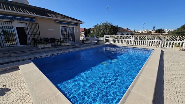 2 makuuhuone Huvila myytävänä paikassa Los Balcones mukana uima-altaan - 325 000 € (Ref: 9590342)