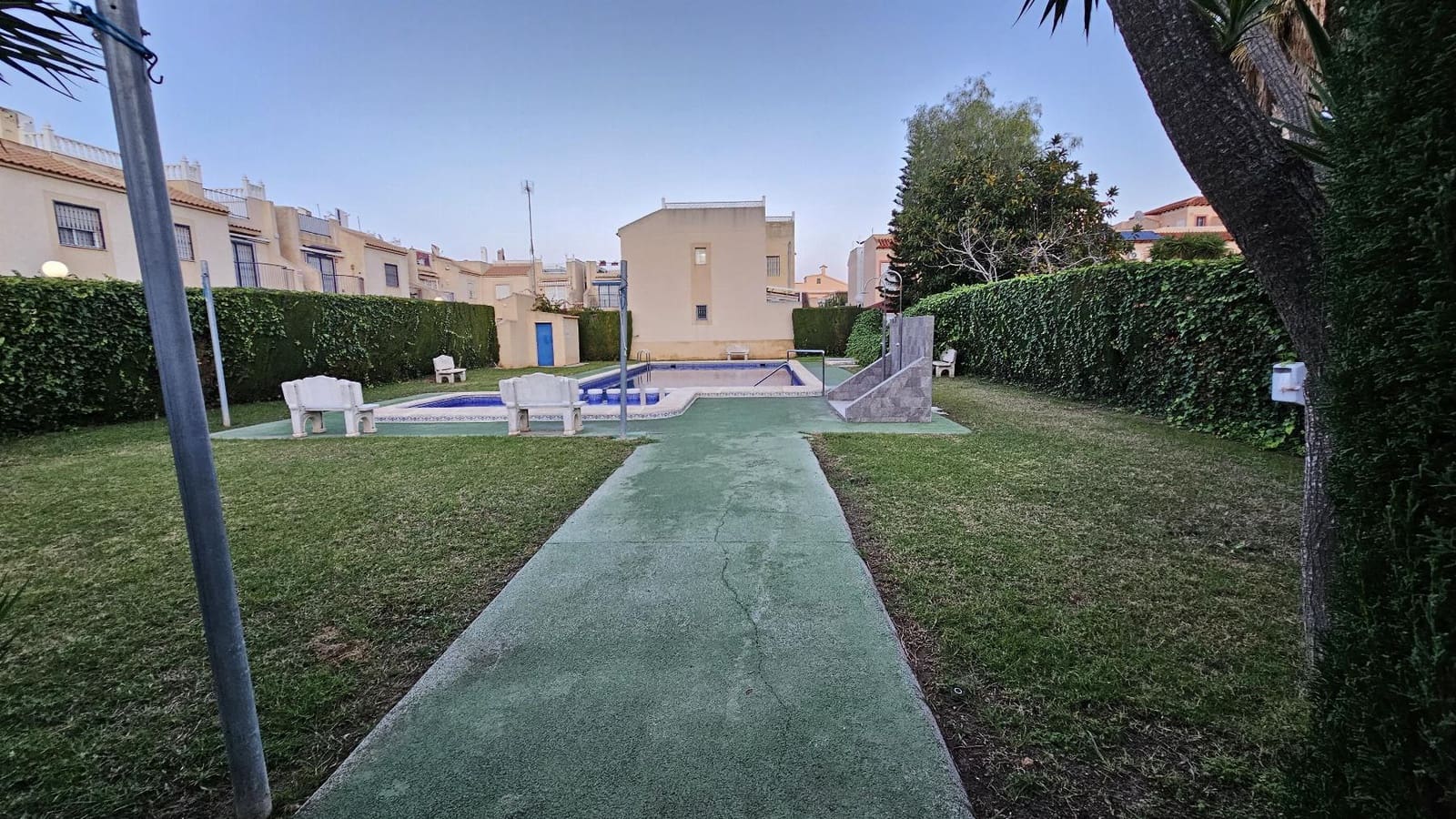 3 makuuhuone Bungalow myytävänä paikassa Torrevieja mukana uima-altaan - 114 000 € (Ref: 9590343)