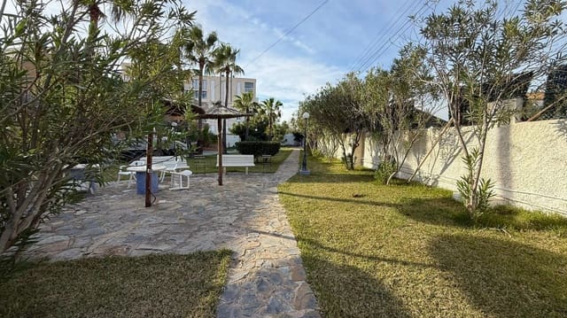 4 makuuhuone Huvila myytävänä paikassa Cañada del Molino, Torrevieja mukana 
autotalli - 795 000 € (Ref: 9610356)