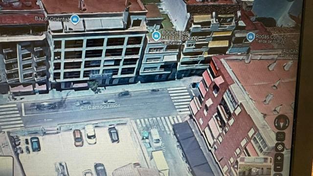 Commercial for sale in Torrevieja - € 559,000 (Ref: 9610441)