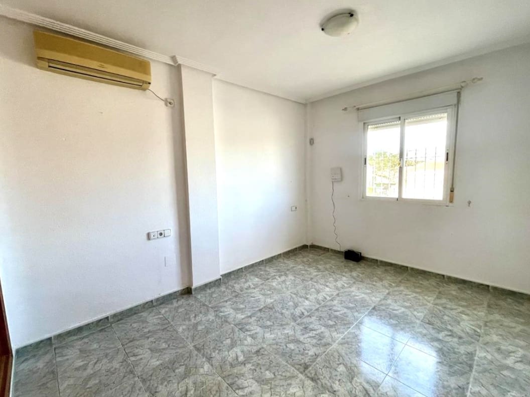 4 soverom Villa til salgs i San Miguel de Salinas med svømmebasseng garasje - € 235 000 (Ref: 9626855)