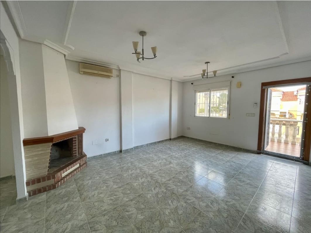 4 soverom Villa til salgs i San Miguel de Salinas med svømmebasseng garasje - € 235 000 (Ref: 9626855)