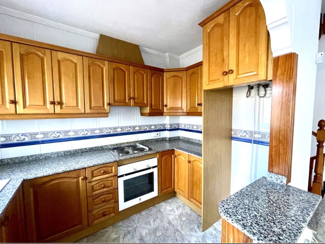 4 soverom Villa til salgs i San Miguel de Salinas med svømmebasseng garasje - € 235 000 (Ref: 9626855)