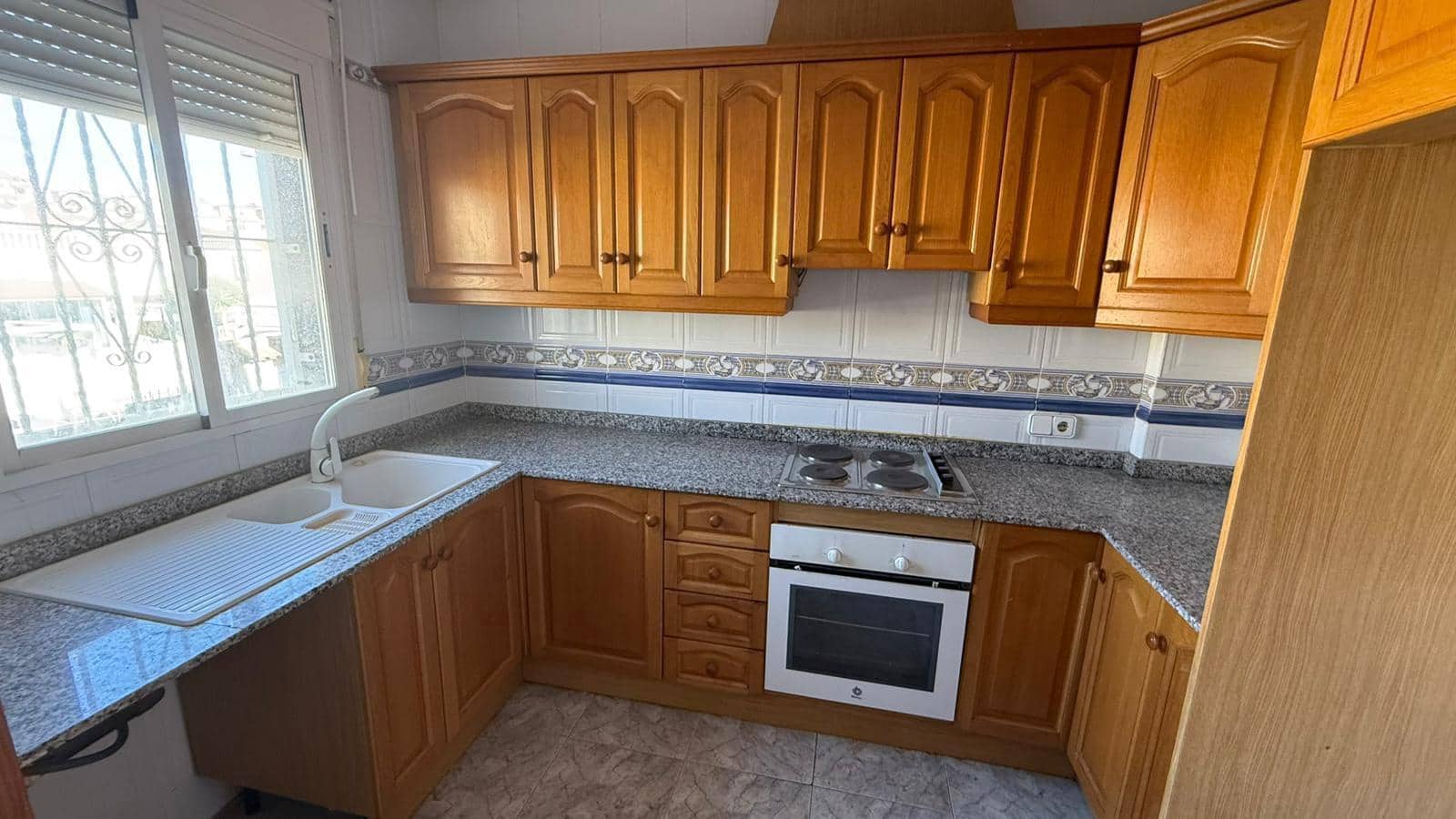 4 soverom Villa til salgs i San Miguel de Salinas med svømmebasseng garasje - € 235 000 (Ref: 9626855)