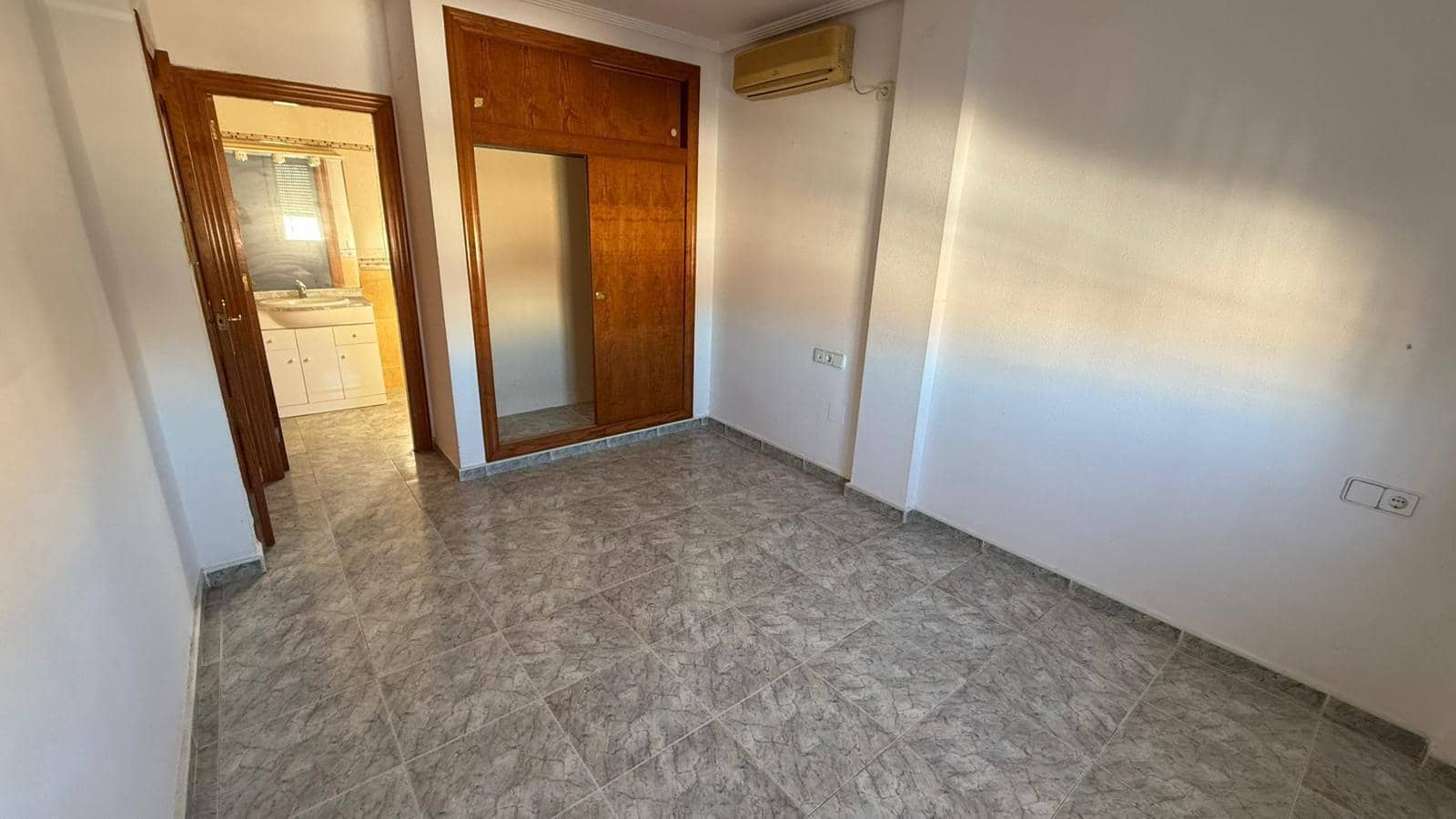 4 soverom Villa til salgs i San Miguel de Salinas med svømmebasseng garasje - € 235 000 (Ref: 9626855)