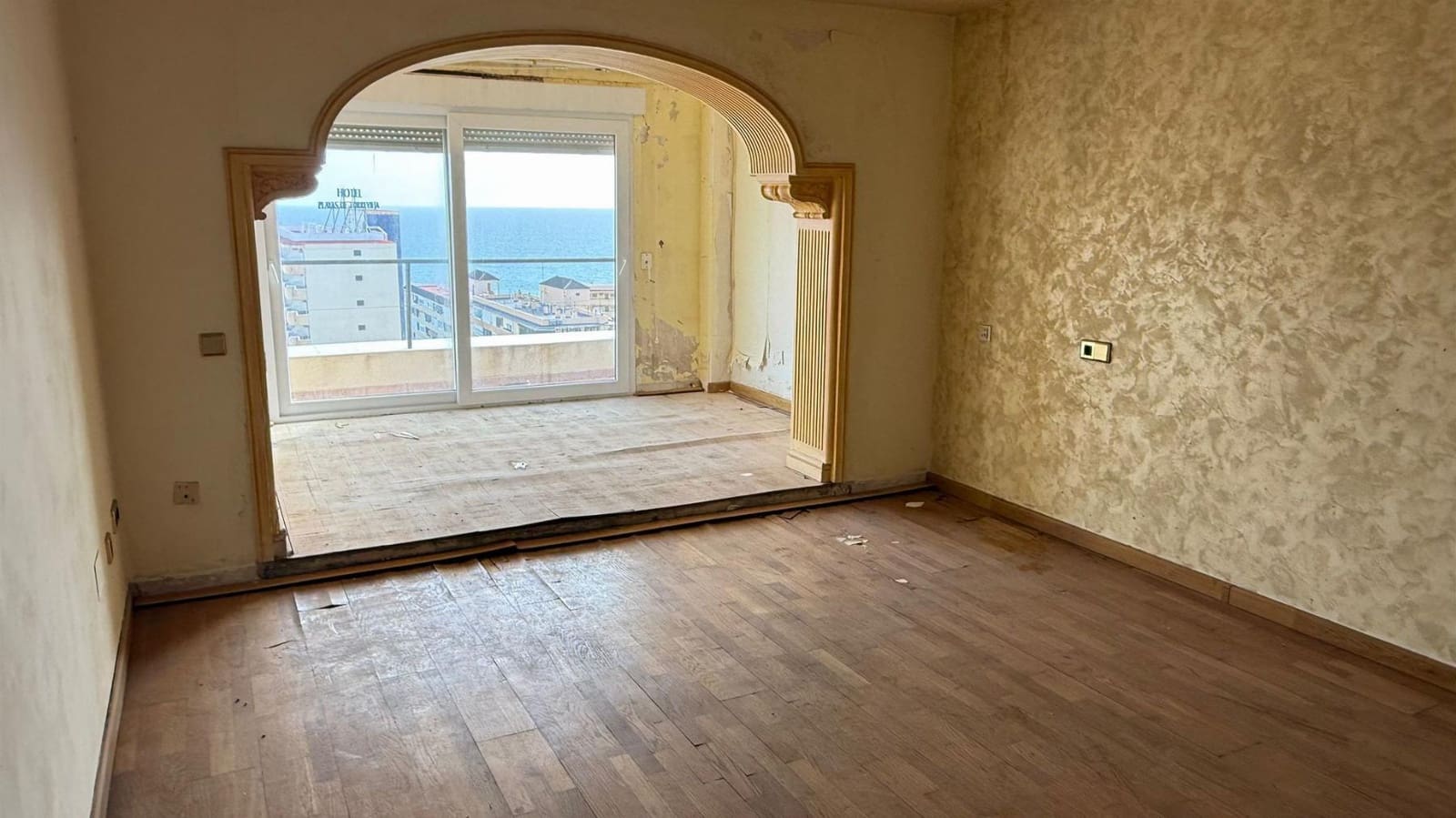 4 bedroom Villa for sale in Torre del Moro with pool garage - € 520,000 (Ref: 9650813)