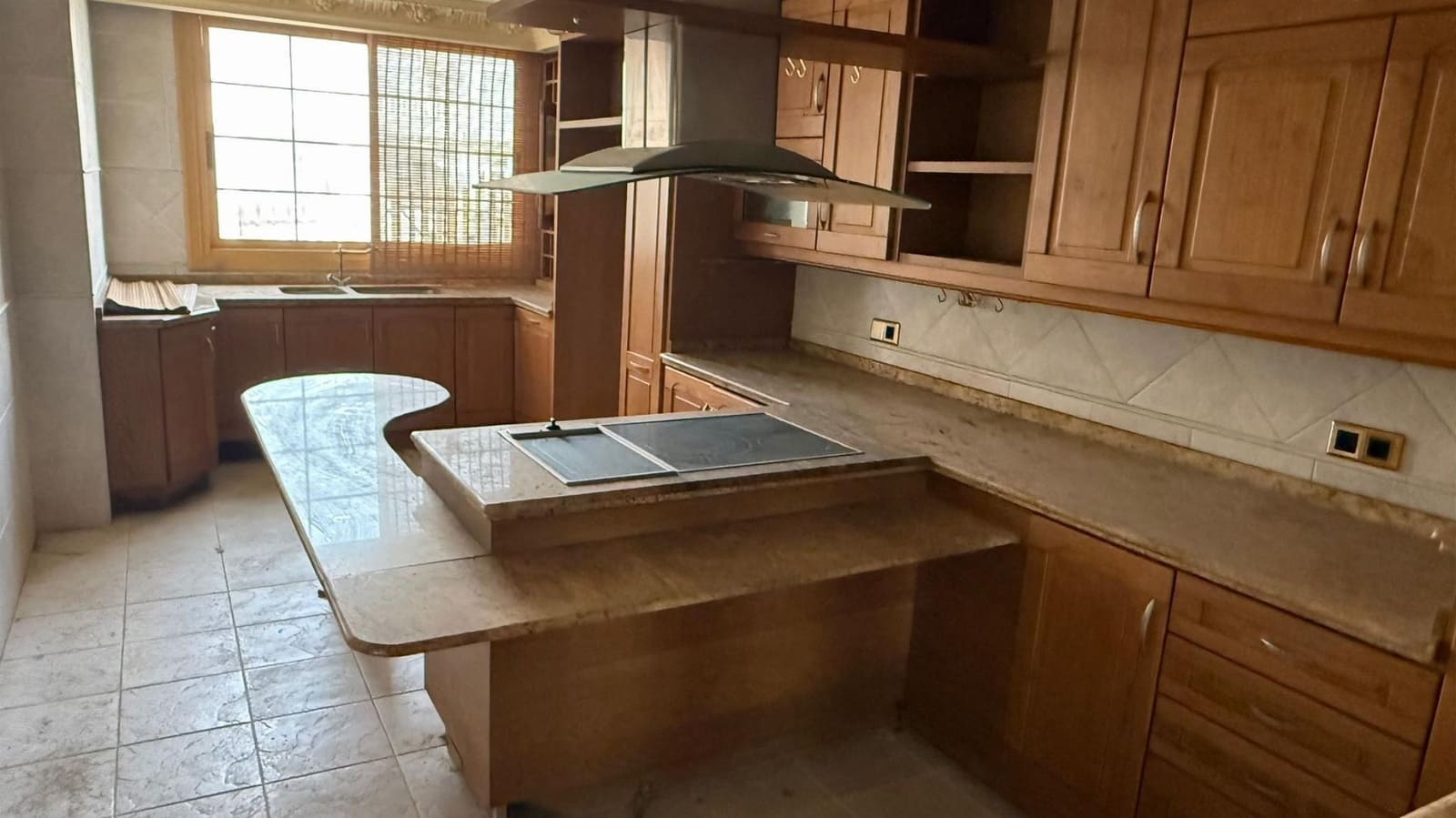 4 bedroom Villa for sale in Torre del Moro with pool garage - € 520,000 (Ref: 9650813)