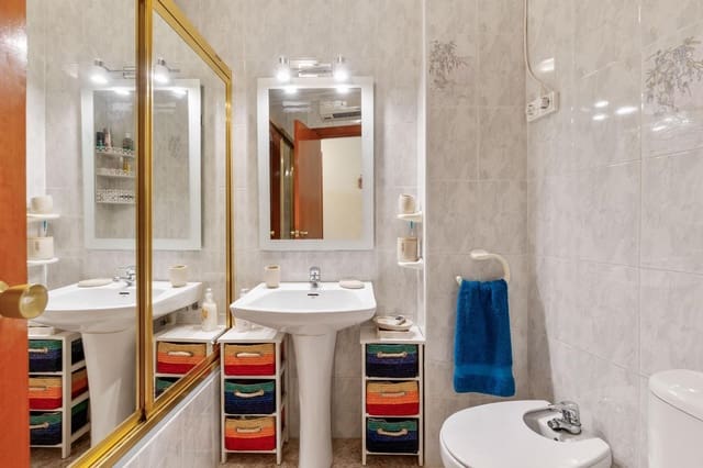 3 soveværelse Lejlighed til salg i Puerto Deportivo, Torrevieja med garage - € 225.000 (Ref: 9654293)