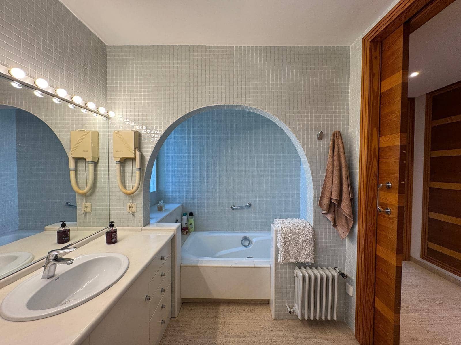 7 sovrum Villa till salu i Orihuela Costa med pool garage - 3 950 000 € (Ref: 9654303)