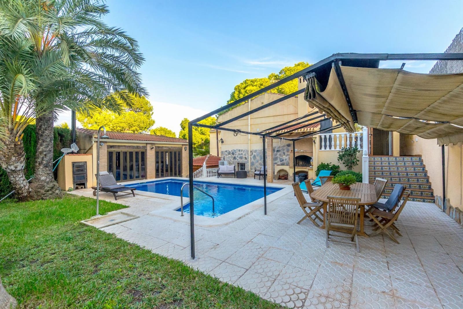 4 bedroom Villa for sale in Los Balcones with pool garage - € 490,000 (Ref: 9669563)