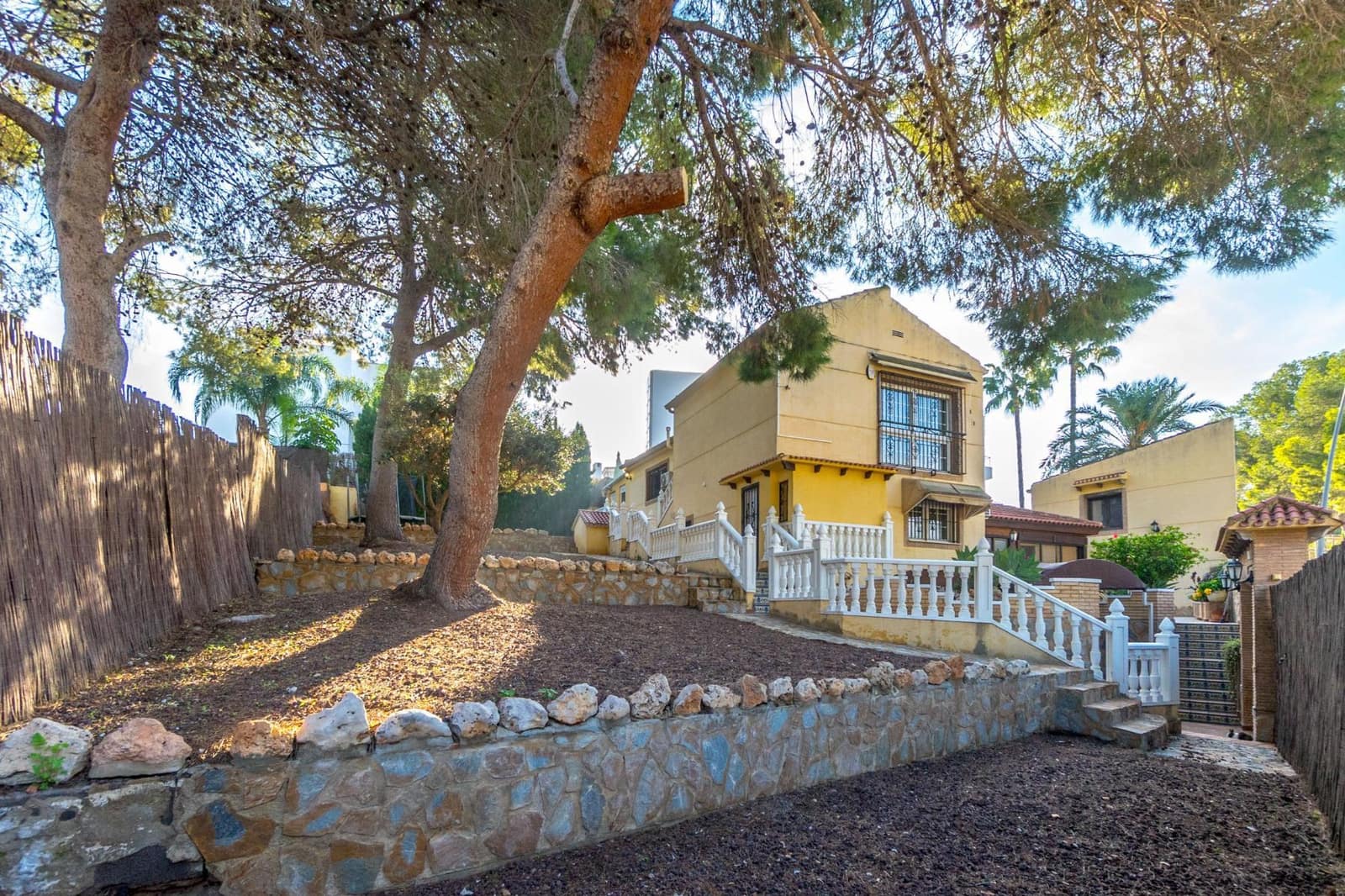 4 bedroom Villa for sale in Los Balcones with pool garage - € 490,000 (Ref: 9669563)