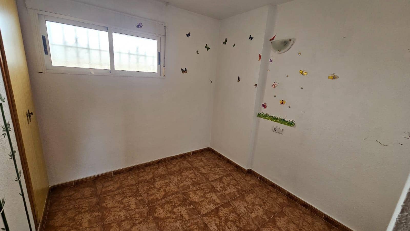 Apartamento de 2 habitaciones en Torrevieja en venta con piscina - 110.000 € (Ref: 9725110)