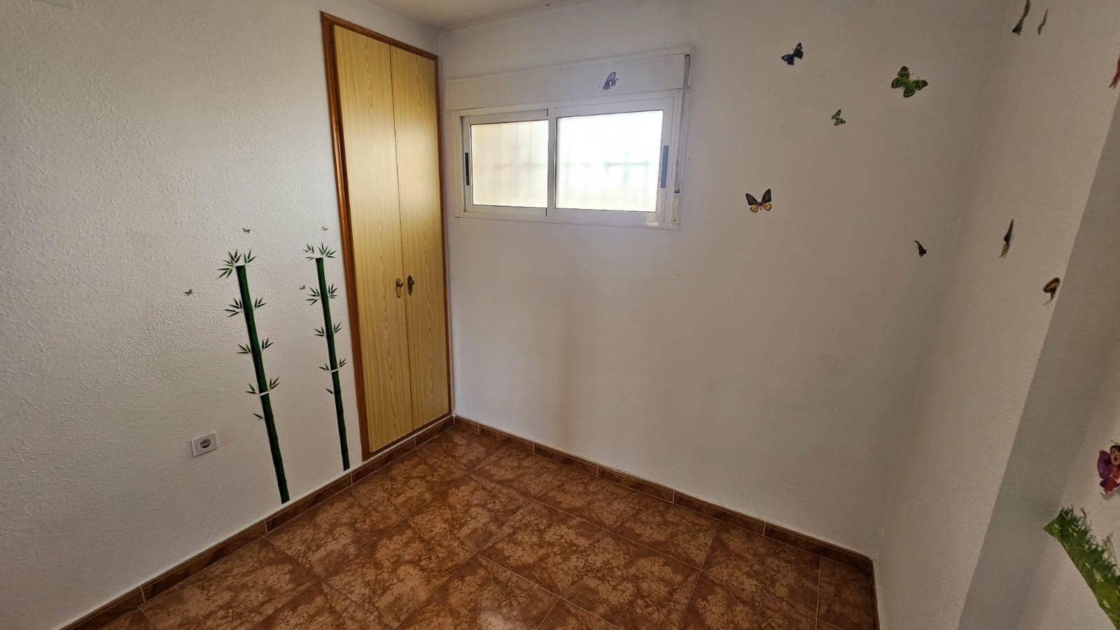 Apartamento de 2 habitaciones en Torrevieja en venta con piscina - 110.000 € (Ref: 9725110)