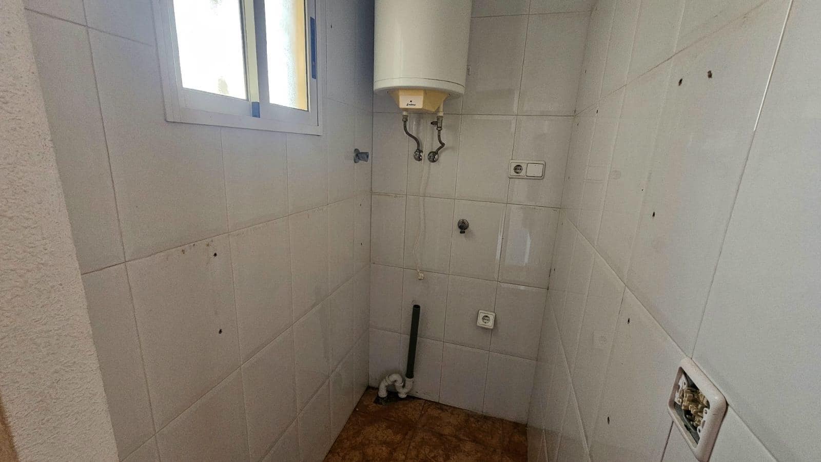 Apartamento de 2 habitaciones en Torrevieja en venta con piscina - 110.000 € (Ref: 9725110)