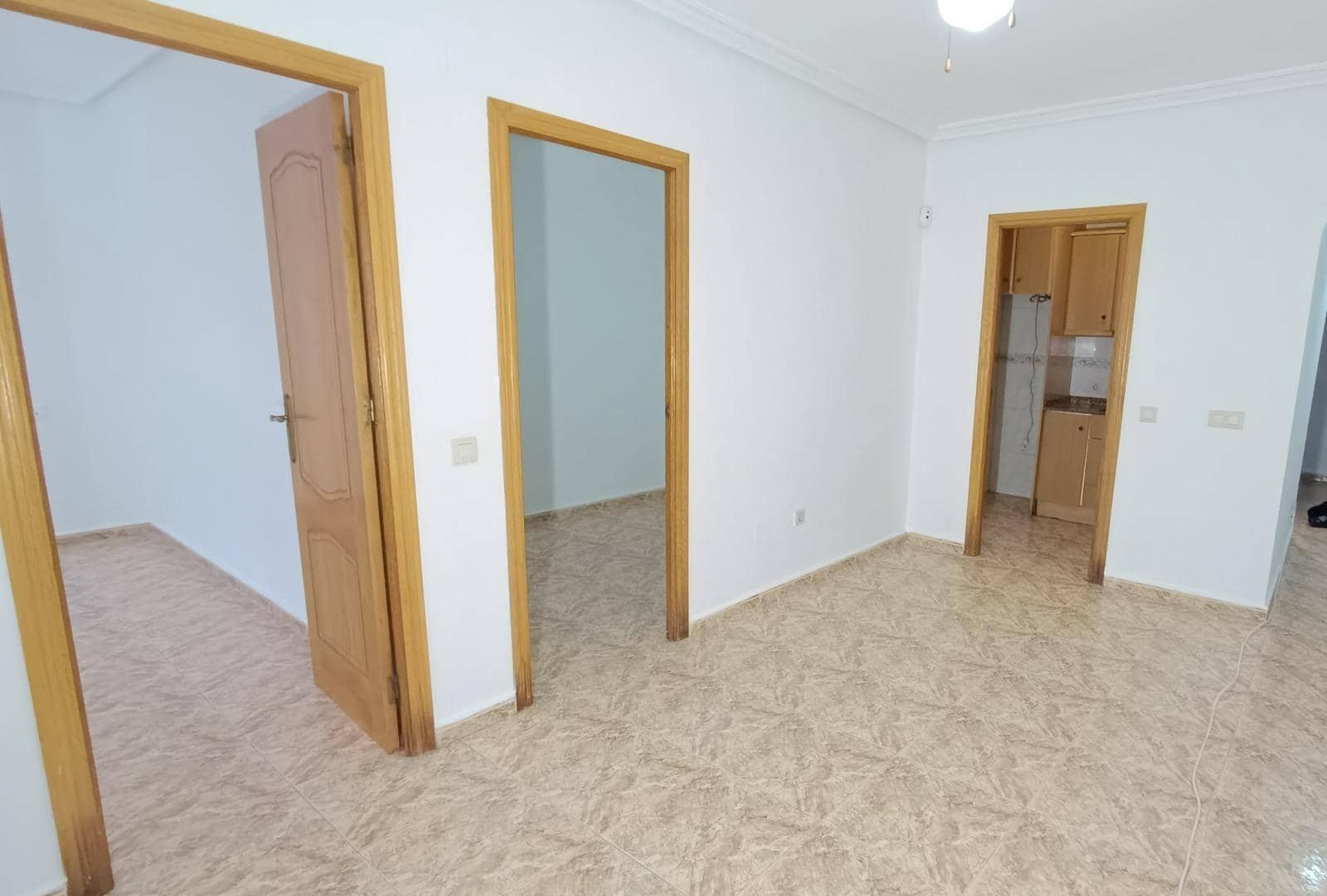 Apartamento de 2 habitaciones en Torrevieja en venta - 109.000 € (Ref: 9769932)