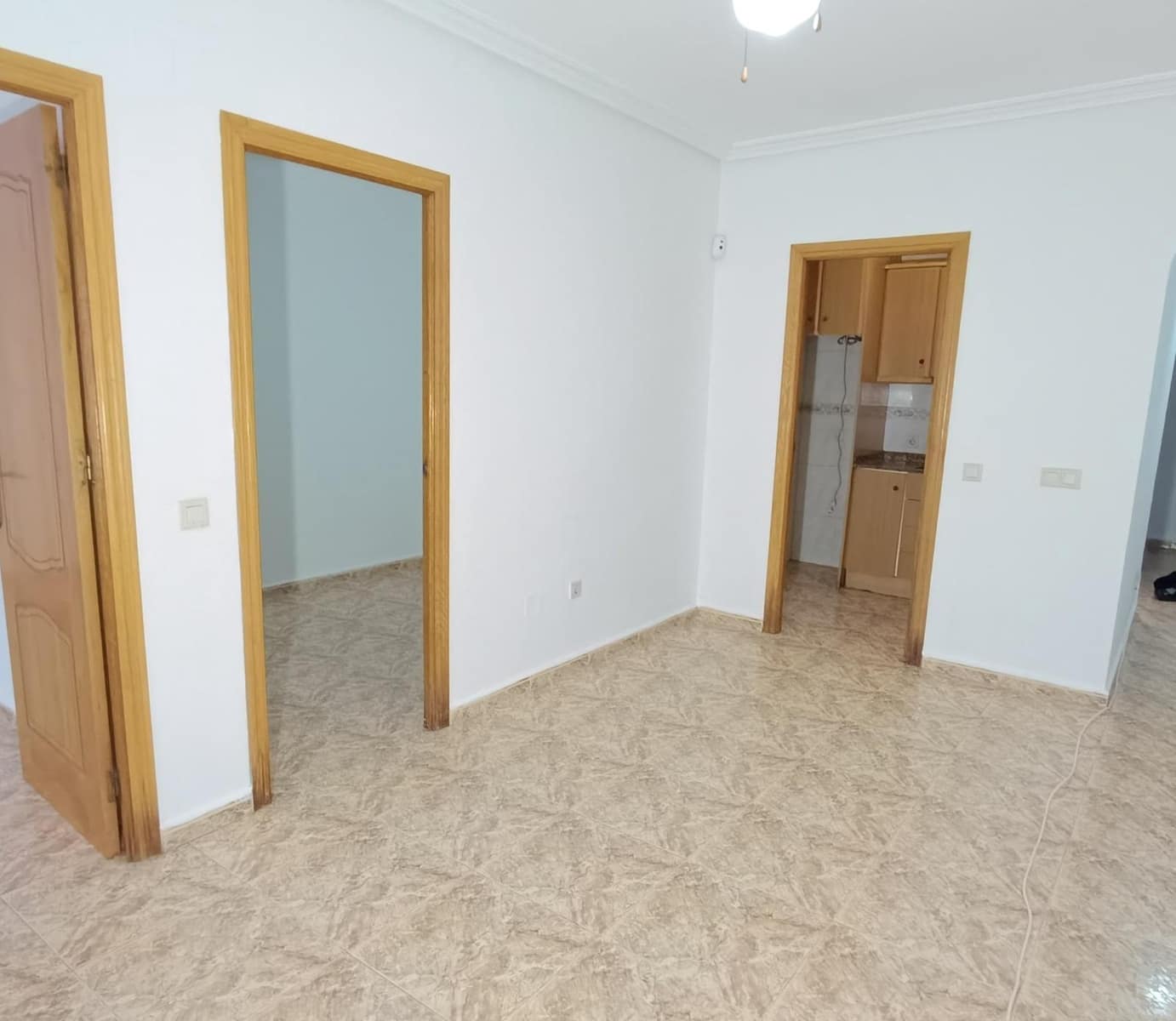 Apartamento de 2 habitaciones en Torrevieja en venta - 109.000 € (Ref: 9769932)