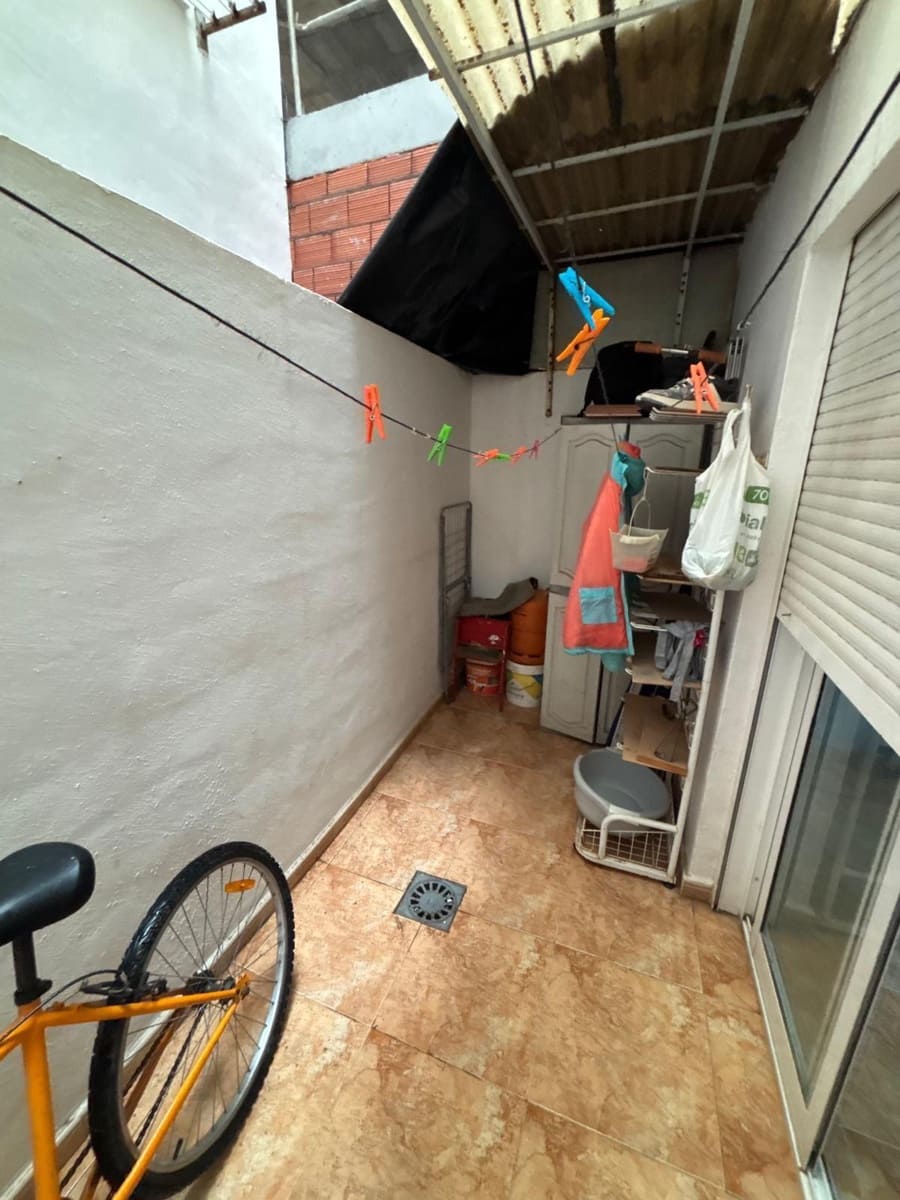 Apartamento de 2 habitaciones en Torrevieja en venta - 104.500 € (Ref: 9779132)