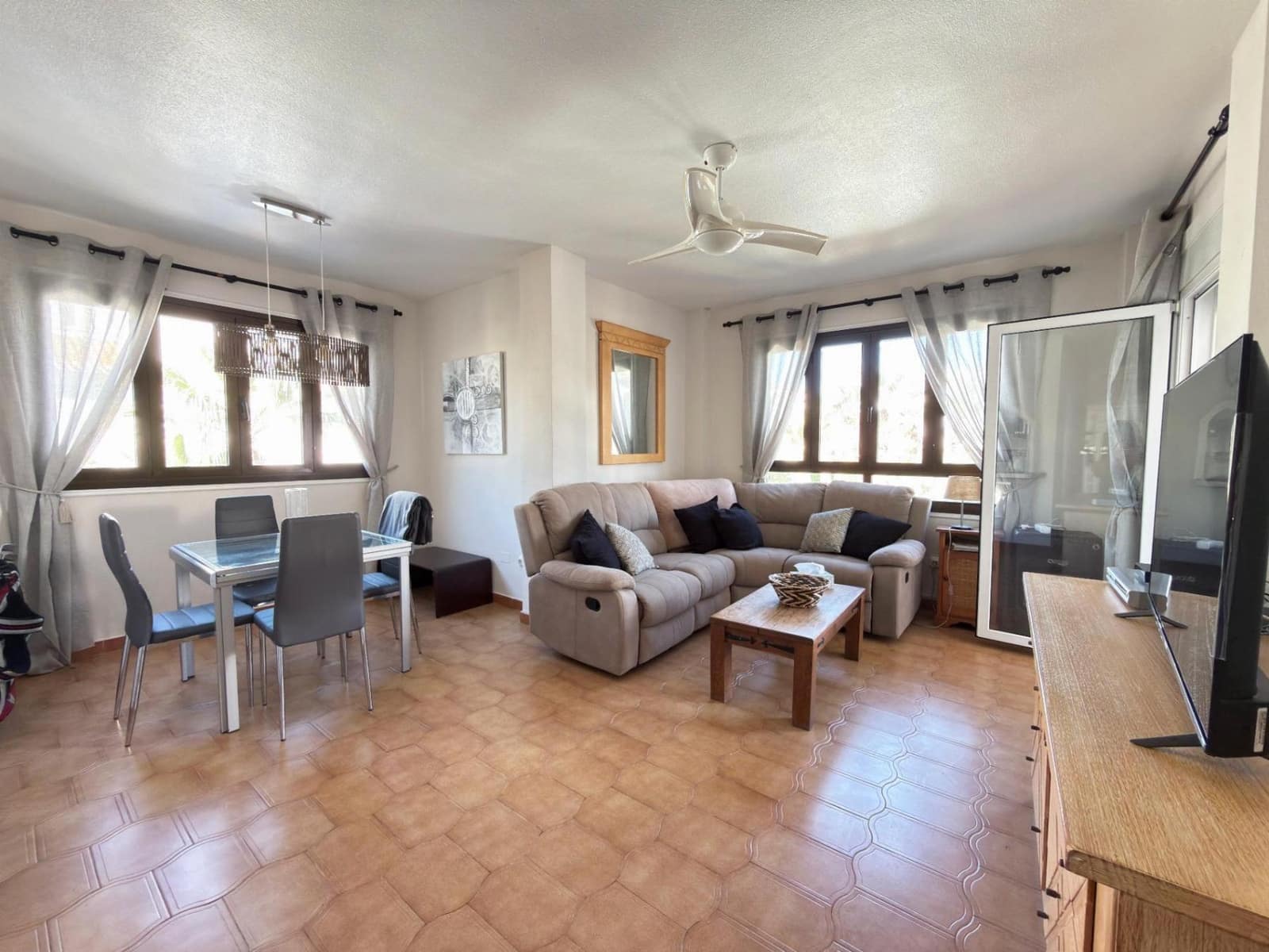 Apartamento de 2 habitaciones en Villamartin en venta - 159.900 € (Ref: 9779133)