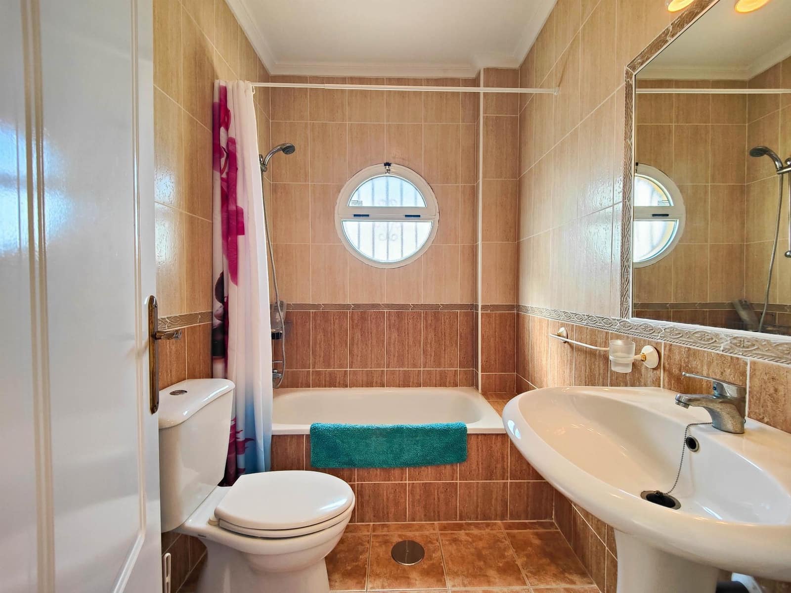 3 chambre Villa/Maison Semi-Mitoyenne à vendre à Orihuela Costa avec piscine garage - 235 000 € (Ref: 9779136)