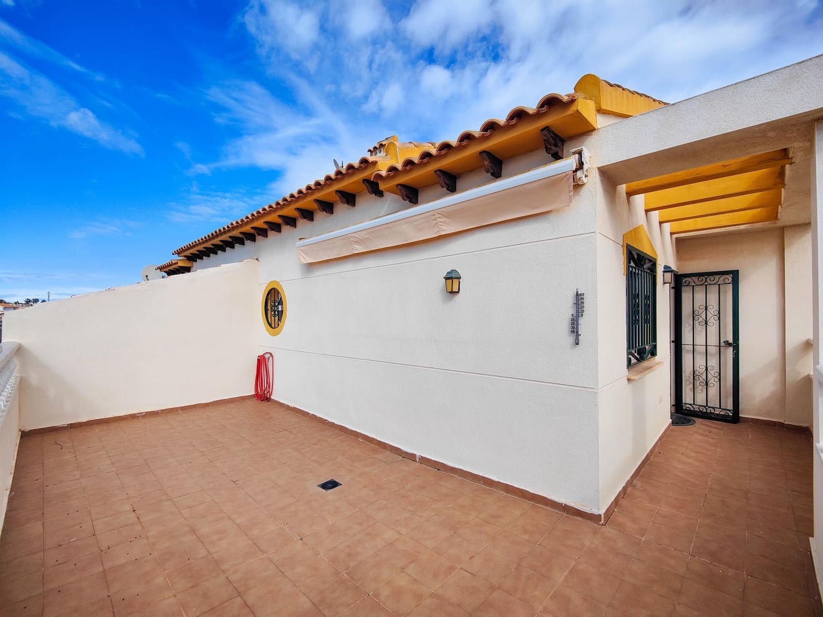 3 chambre Villa/Maison Semi-Mitoyenne à vendre à Orihuela Costa avec piscine garage - 235 000 € (Ref: 9779136)