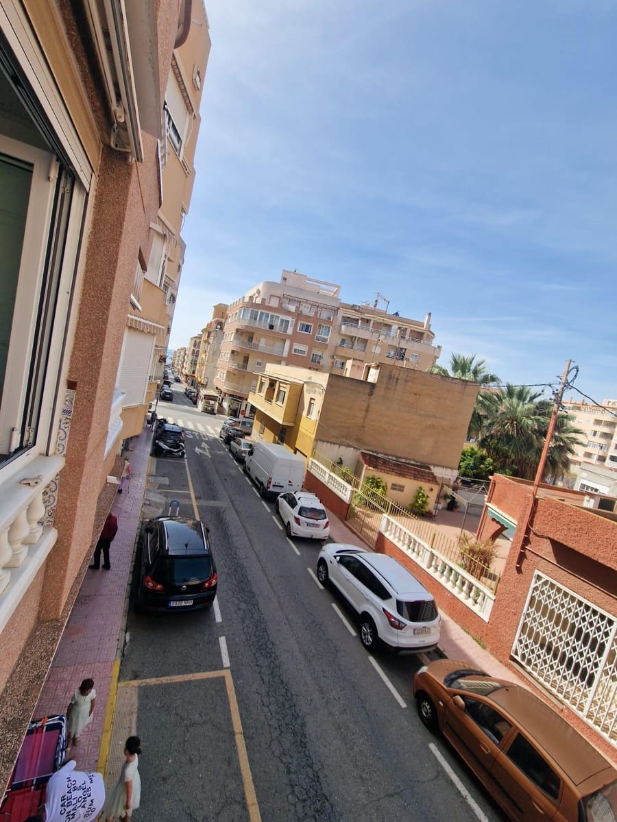 2 soveværelse Lejlighed til salg i Torrevieja med garage - € 155.000 (Ref: 9807395)