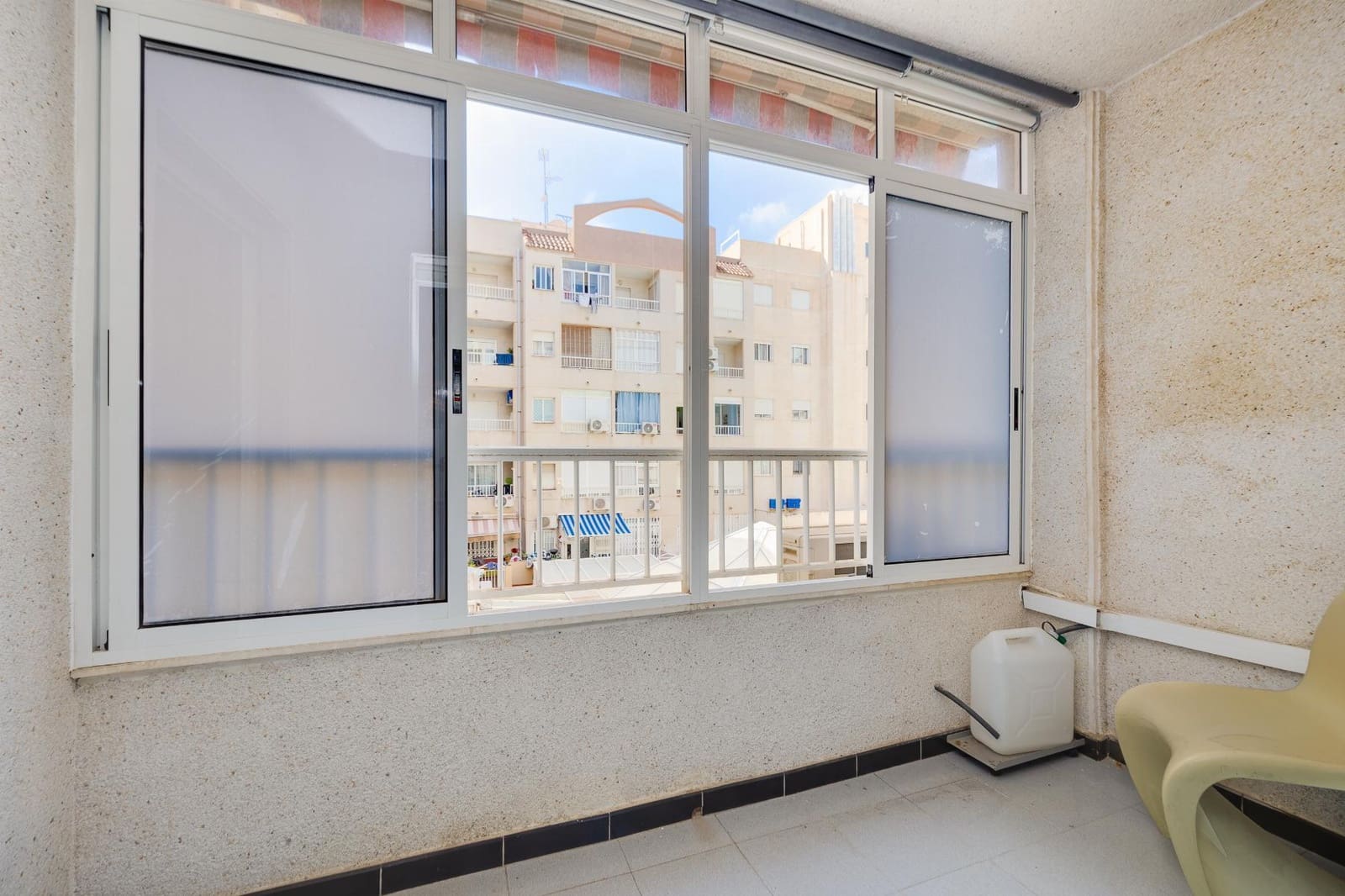 1 sypialnia Apartament na sprzedaż w Torrevieja z basenem - 99 990 € (Ref: 9807396)