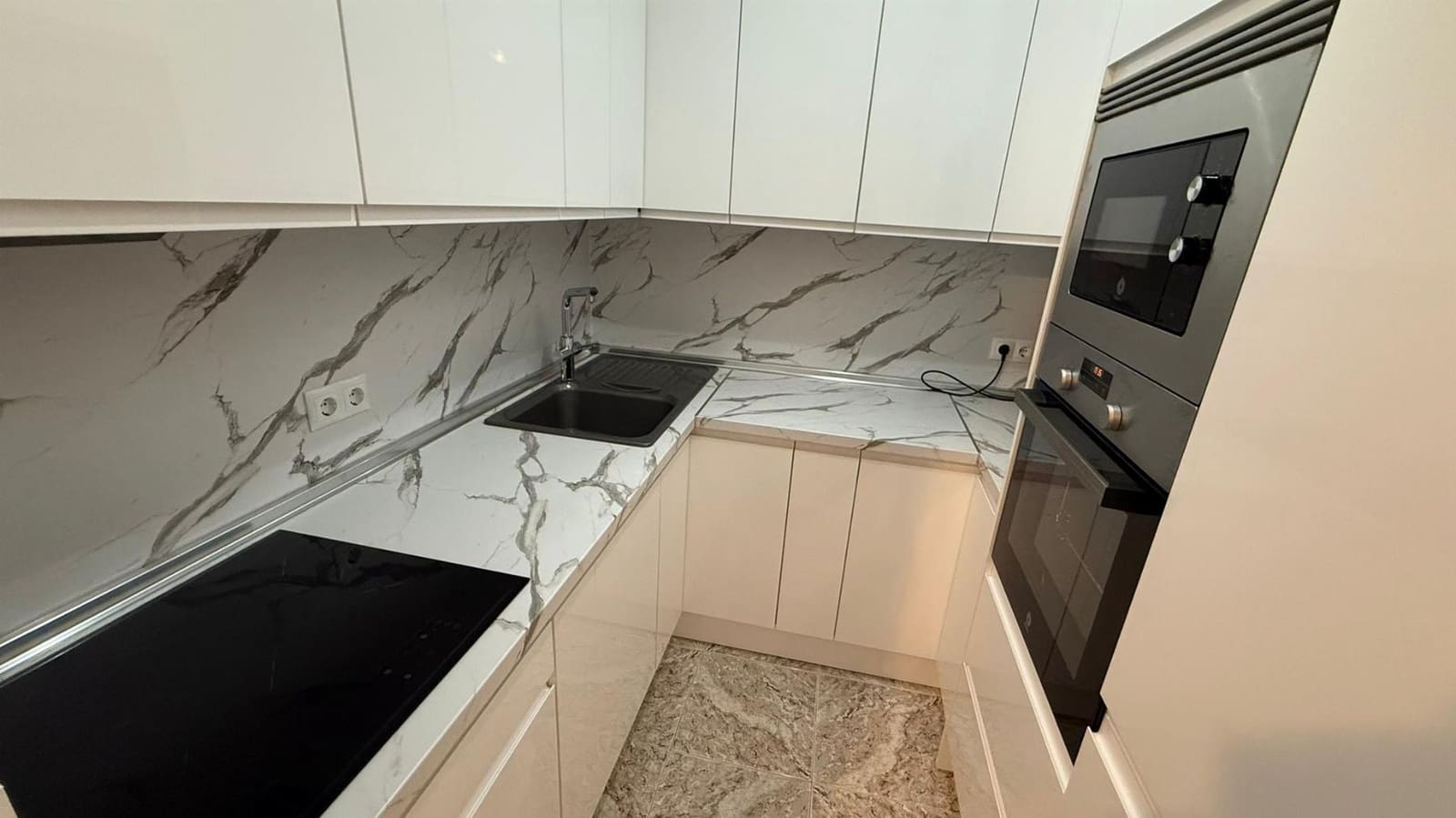 2 sypialnia Apartament na sprzedaż w Torrevieja - 159 900 € (Ref: 9821661)